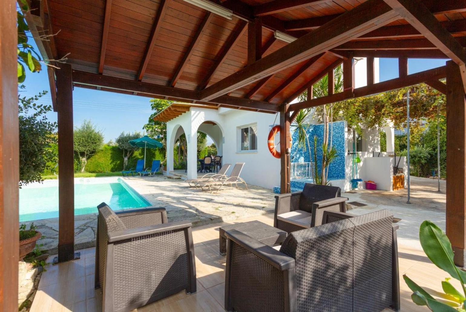 Sun Beach Villa Tria Polis Exterior foto
